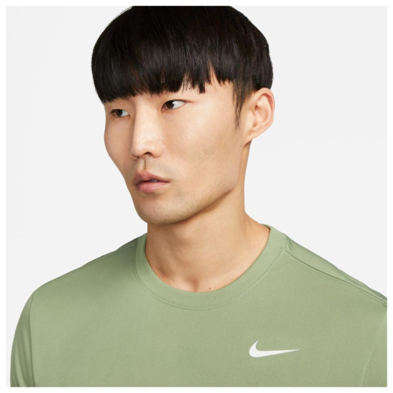 Nike Ανδρική κοντομάνικη μπλούζα Dri-FIT Legend Nike Ανδρική κοντομάνικη μπλούζα Dri-FIT Legend
